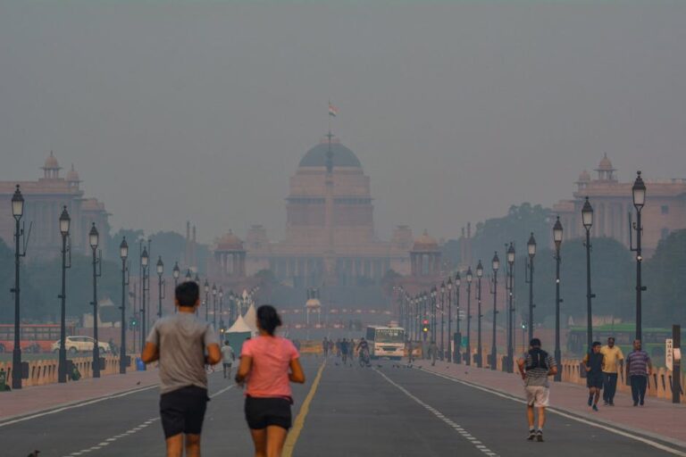 Delhi air pollution: AQI in ‘very poor’ category; flights delayed amid dense fog – Times of India