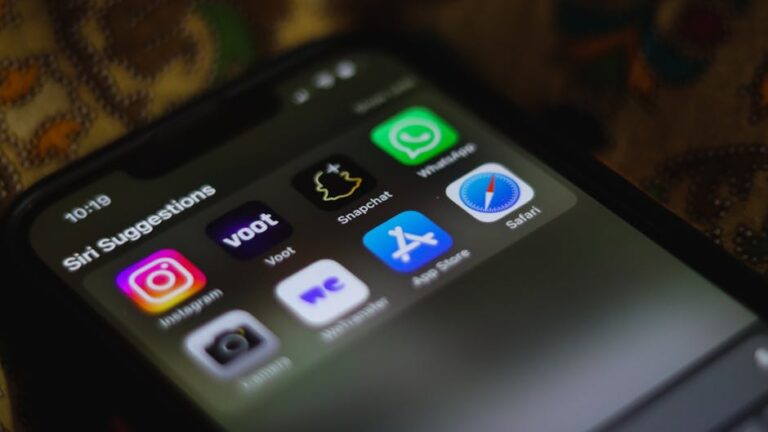 Instagram launches Instants feature and standalone app for real-time photo sharing – Telangana Today